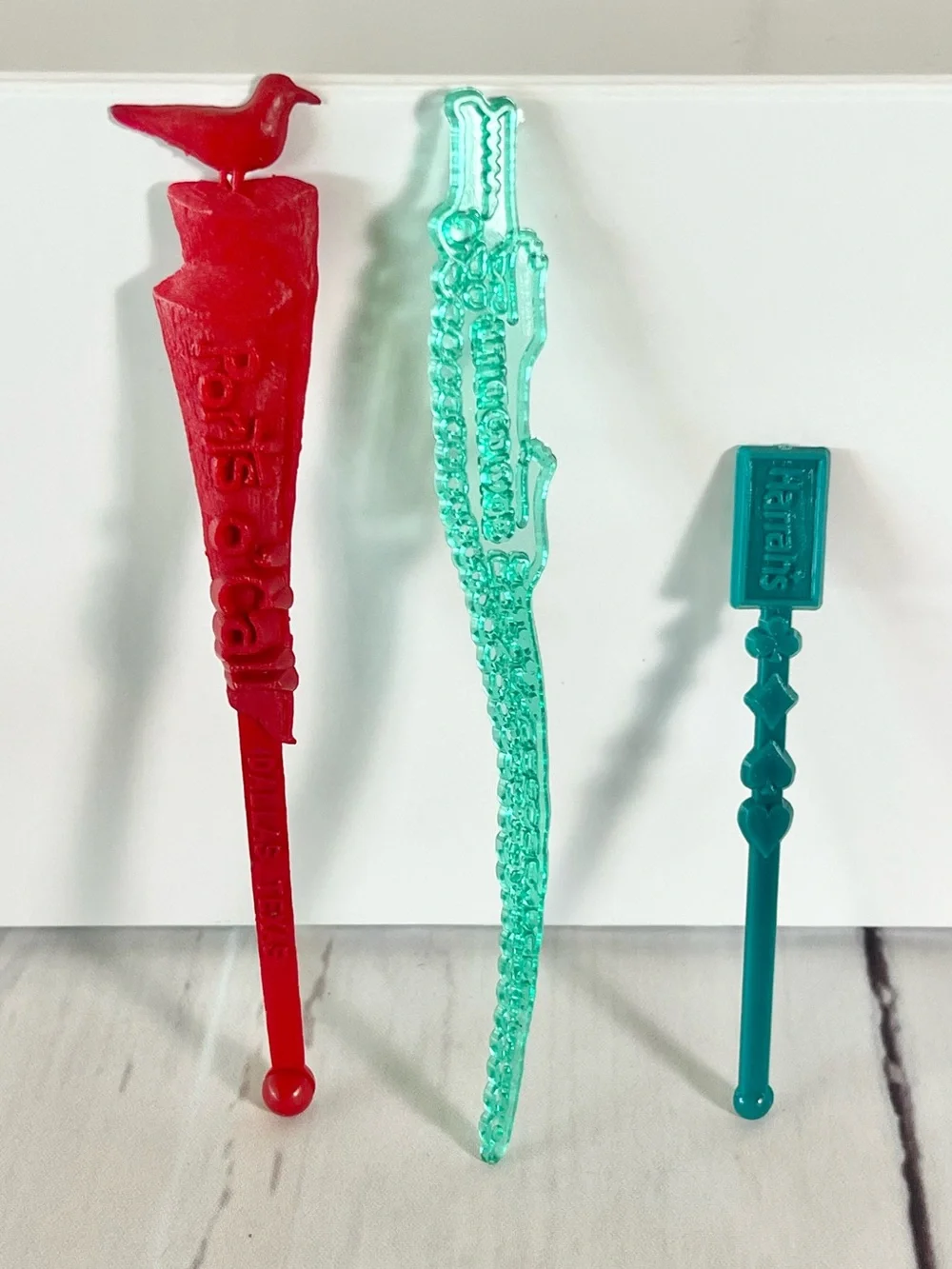 Vtg MCM Swizzle Stick Lot: Dallas Ports O’ Call Tiki, Harrah’s Zoo Crocodile Set